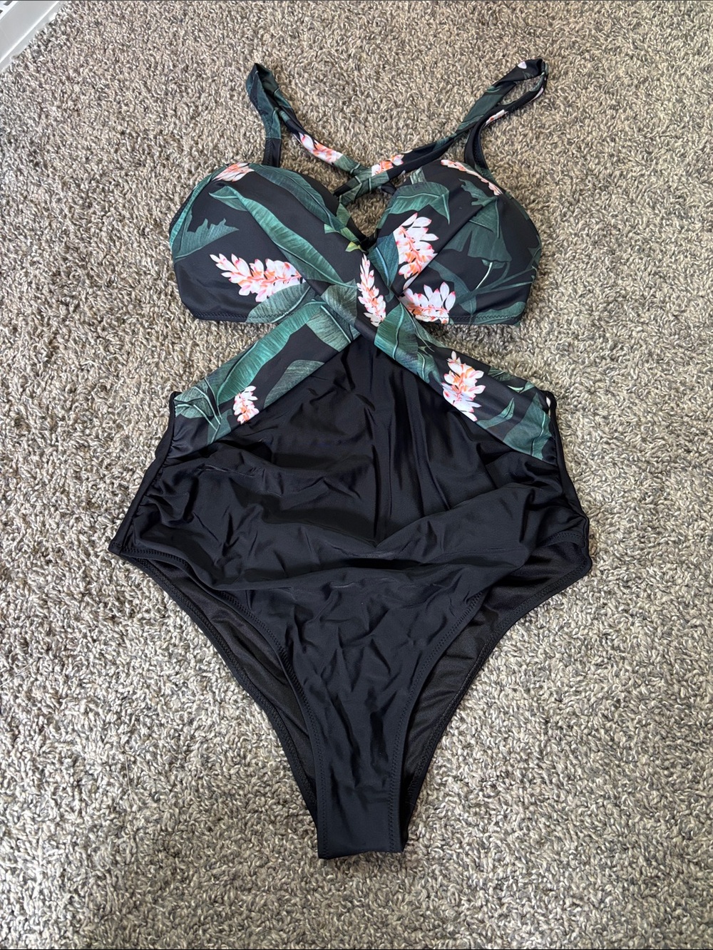 Cupshe Black Floral Cutout One-Piece Swimsuit